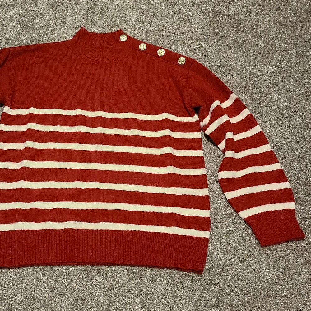 🥵 NWOT striped sweater